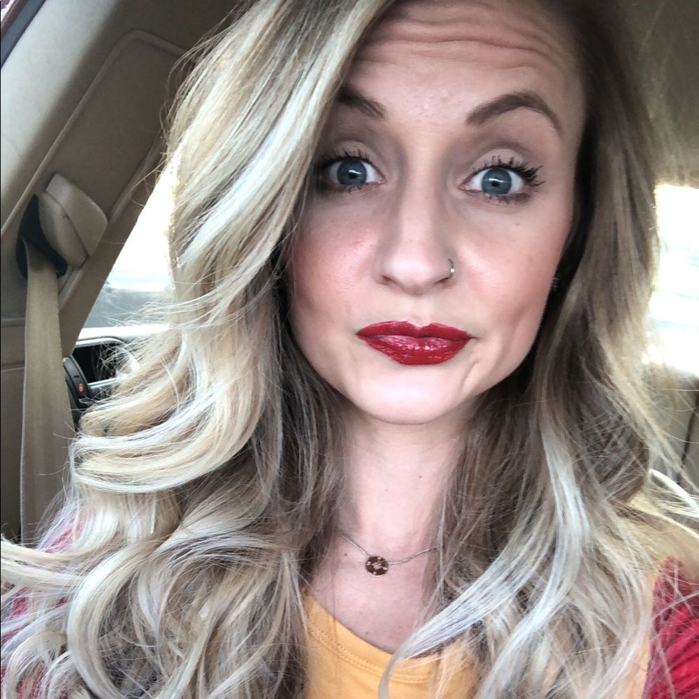 Meet your Posher, Kelli